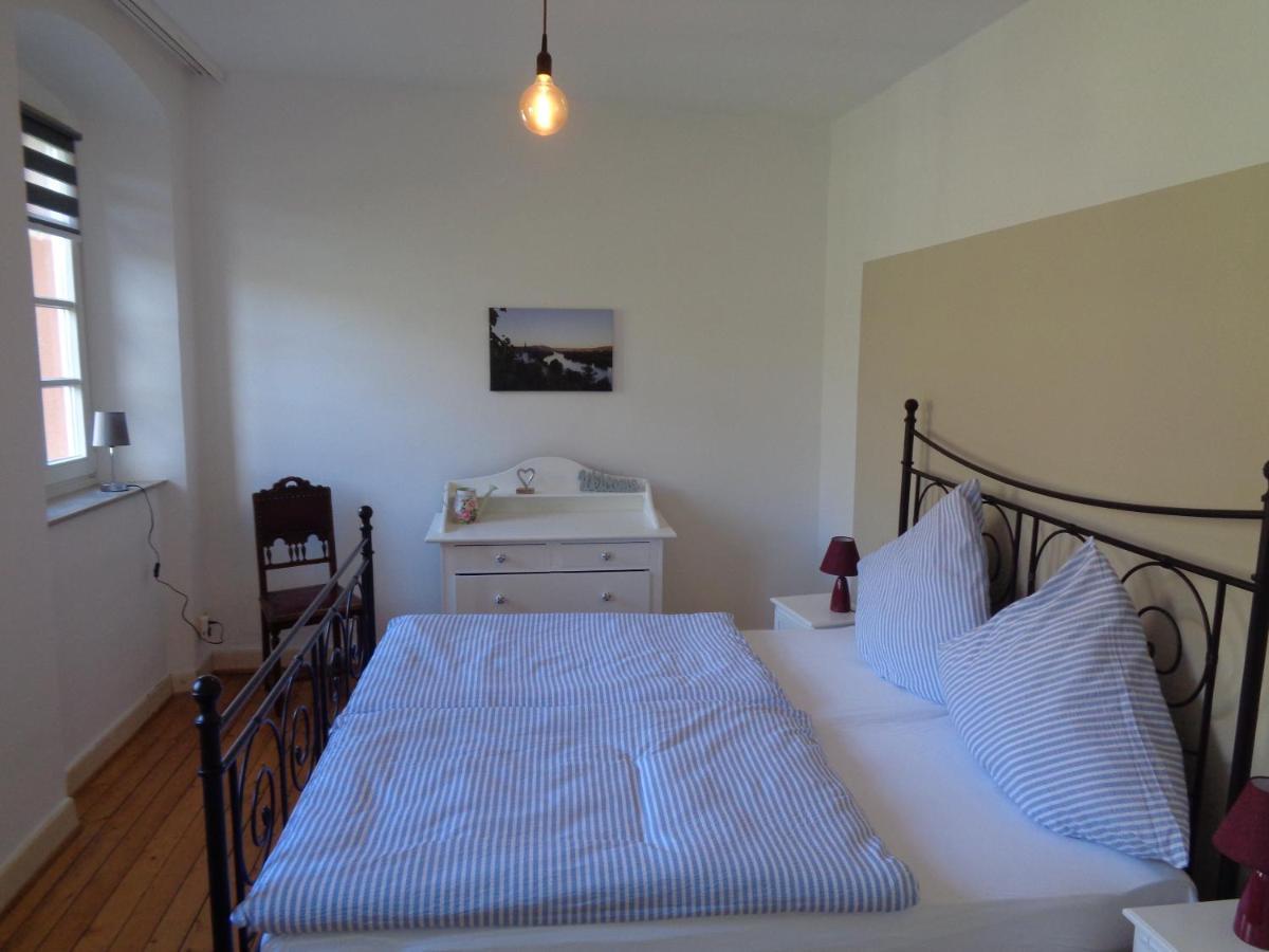Ferienwohnung Altes Pfarrhaus Mit Flair Und Moselblick Браунеберг Экстерьер фото